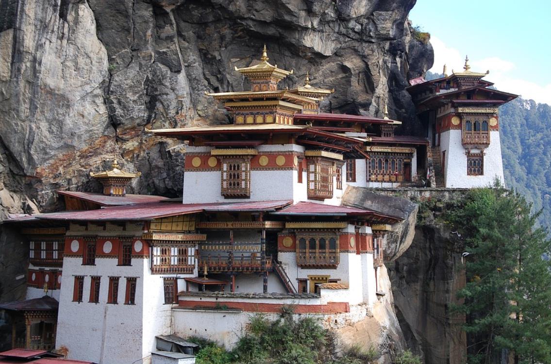 How to Achieve The Three Principal Aspects of the Dharma Path?