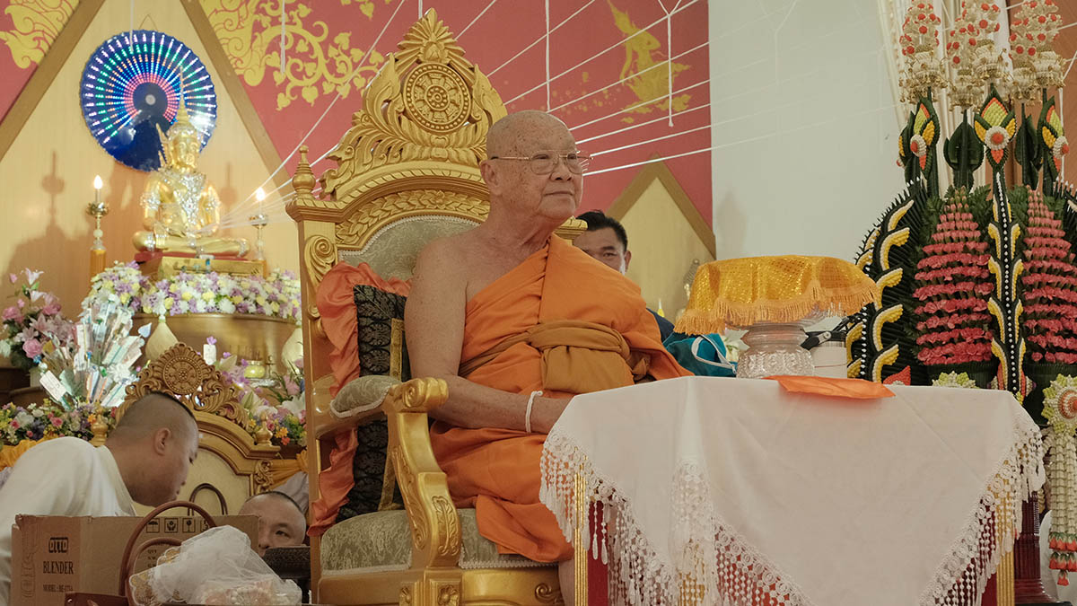 Wishing the Venerable Abbot of Wat Phra That Doi Saket a Happy Birthday!